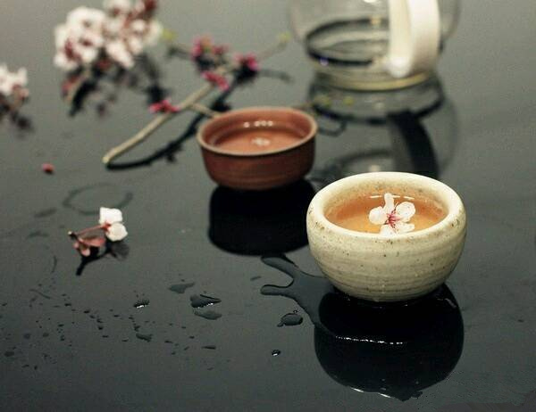 和平茶业线上线下热销茶品分析